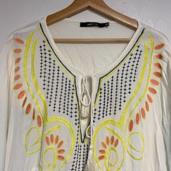 Ark & Co. V-Neck Women's Cream Embroidered Kaftan Tunic Top Size L - Picture 3 of 10